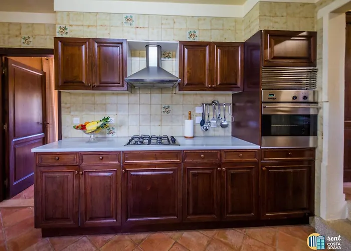 Violeta En Mas Nou Villa