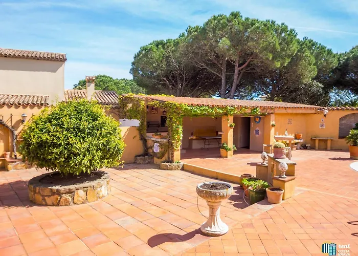 Violeta En Mas Nou * Castell-Platja d'Aro