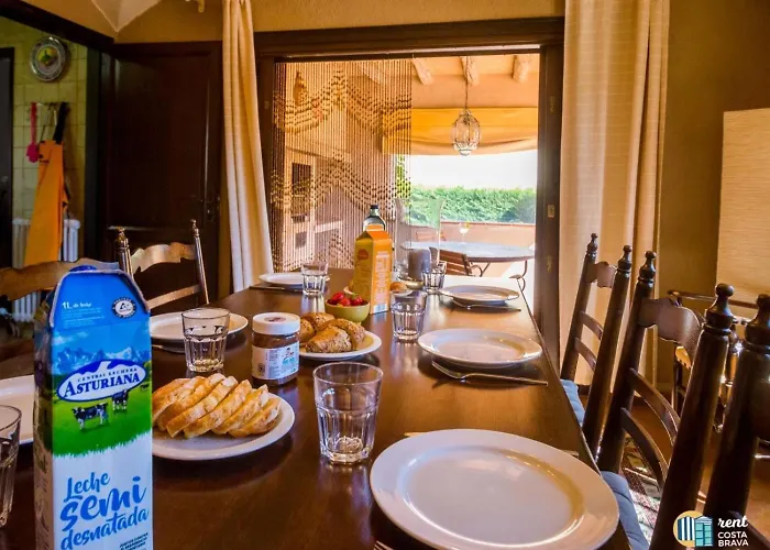 Violeta En Mas Nou Villa