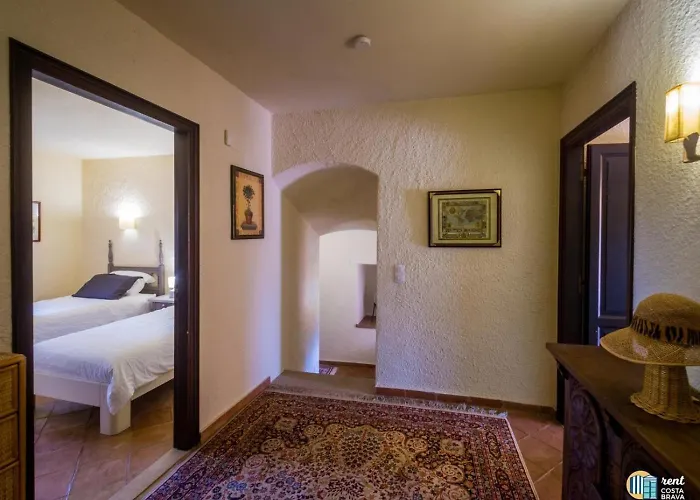 Violeta En Mas Nou Villa *